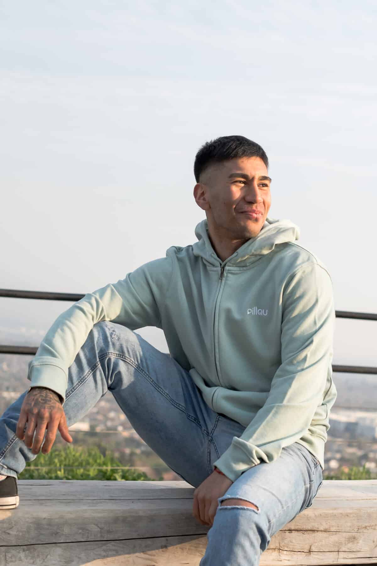 Polerón Hoddie unisex Verde con cierre hecho con algodón orgánico y poliéster reciclado - Pillqu