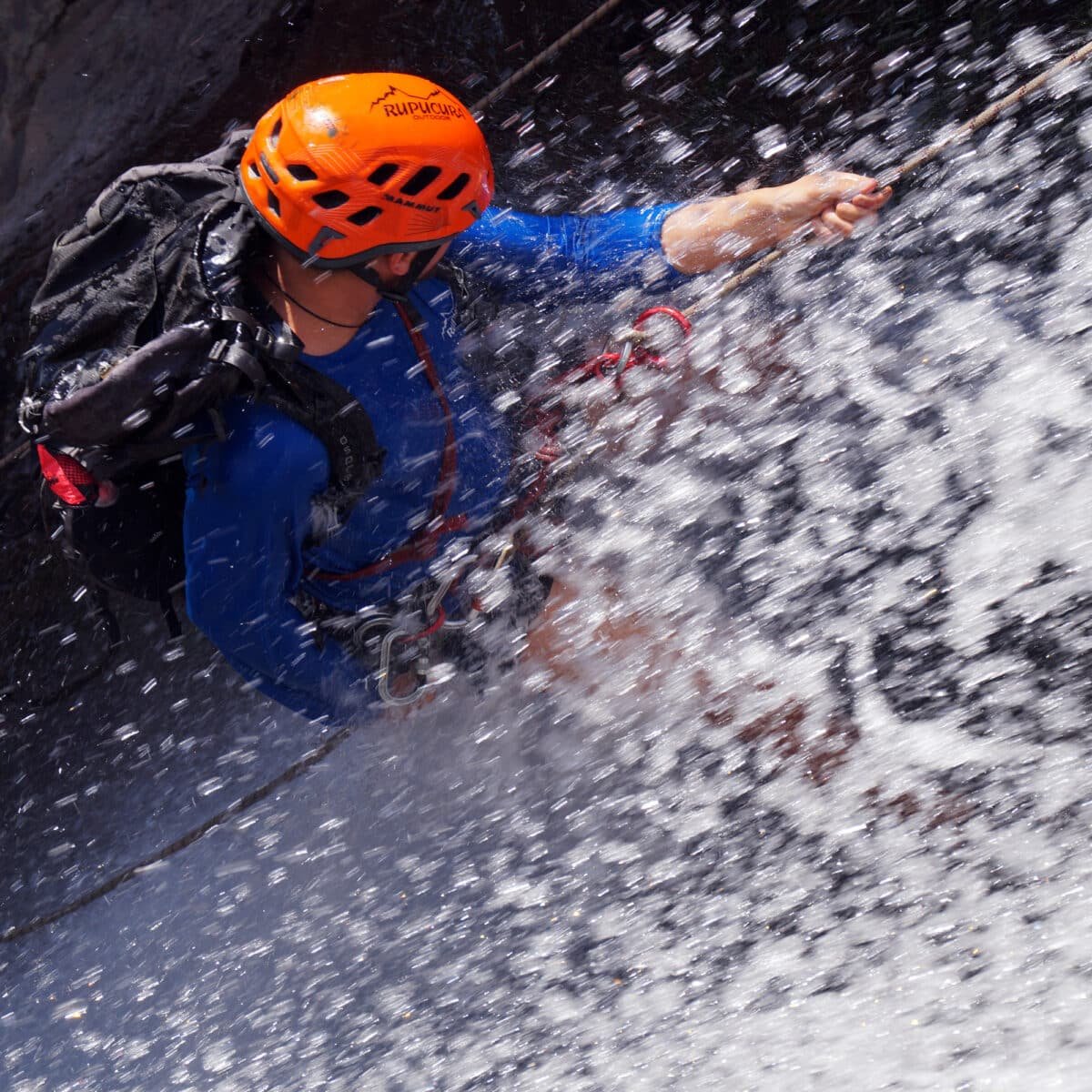 cayoning con rupucura en quebrada el melocotón