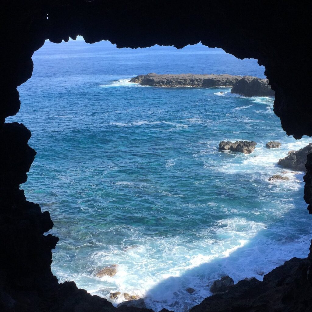 Descubre la Cueva Ana Kakenga: el secreto mejor guardado de Isla de Pascua 2 Cueva Ana Kakenga
