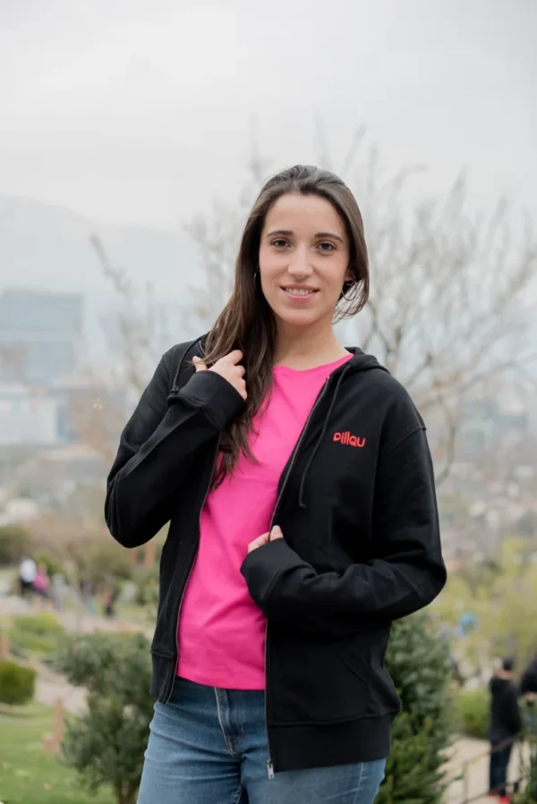 Polerón Hoddie unisex negro con cierre hecho con algodón orgánico y poliéster reciclado - Pillqu - Imagen 4