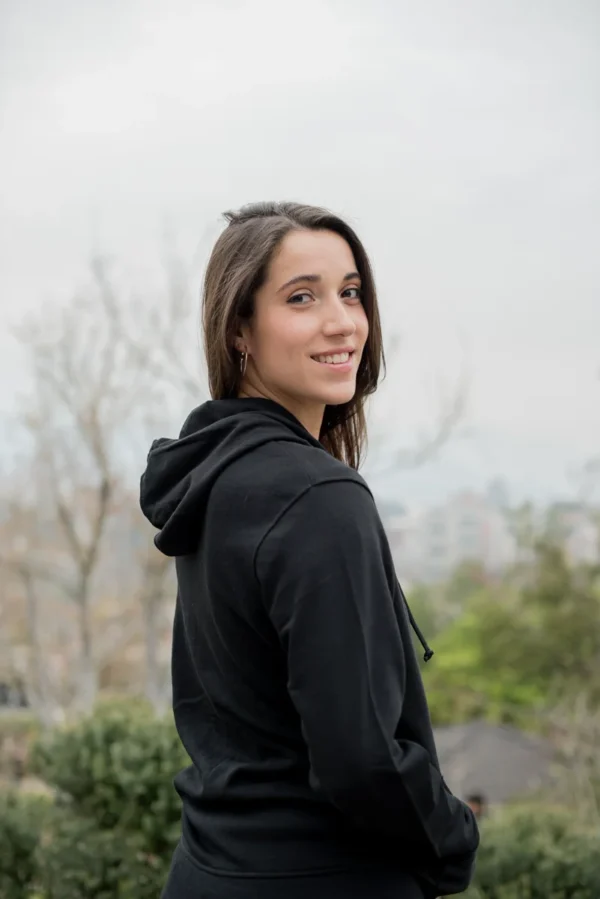 Polerón Hoddie unisex negro con cierre hecho con algodón orgánico y poliéster reciclado - Pillqu - Imagen 8