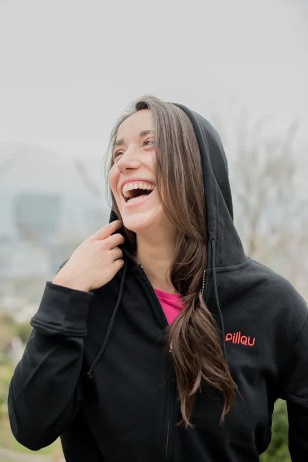 Polerón Hoddie unisex negro con cierre hecho con algodón orgánico y poliéster reciclado - Pillqu - Imagen 11